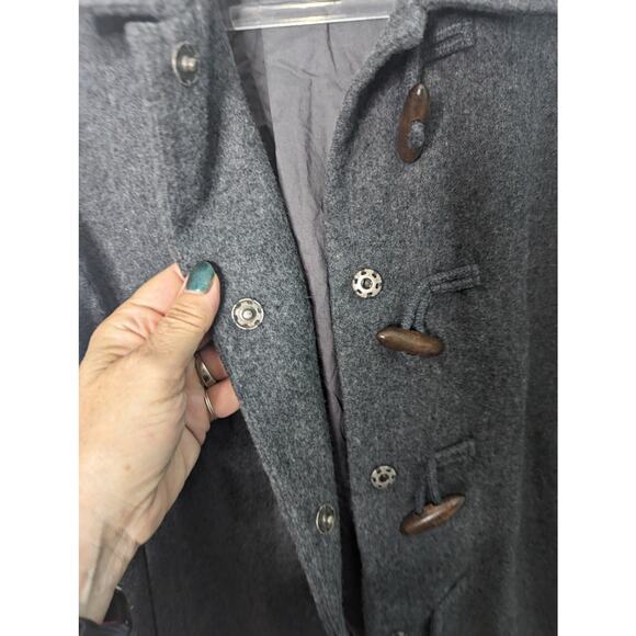 Liz Claiborne Gray Cropped Wool Blend Jacket Toggle Wood Buttons Swing Large - Picture 5 of 9